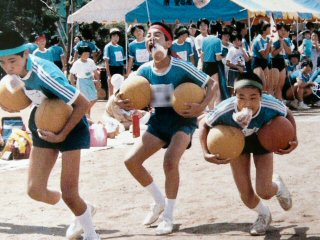 体育祭パン食い競走　昭和59年